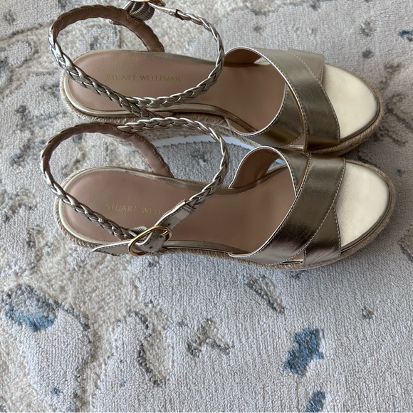 Stuart Weitzman Mykonos Braided Leather Wedge Sandal in Metallic - Picture 2 of 3